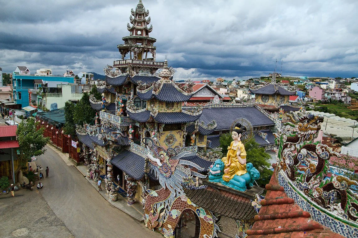 chùa Linh Phước Đà Lạt
